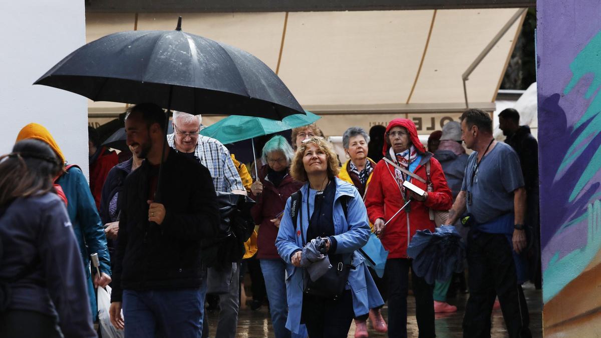 Los malagueños y los turistas tendrán que volver a sacar los paraguas este lunes.