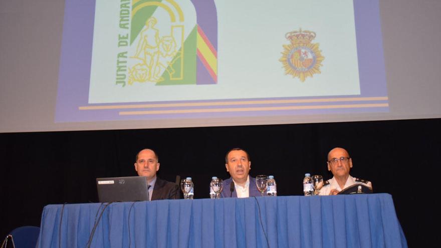 José Luis Ruiz Espejo (en el centro), durante las jornadas.