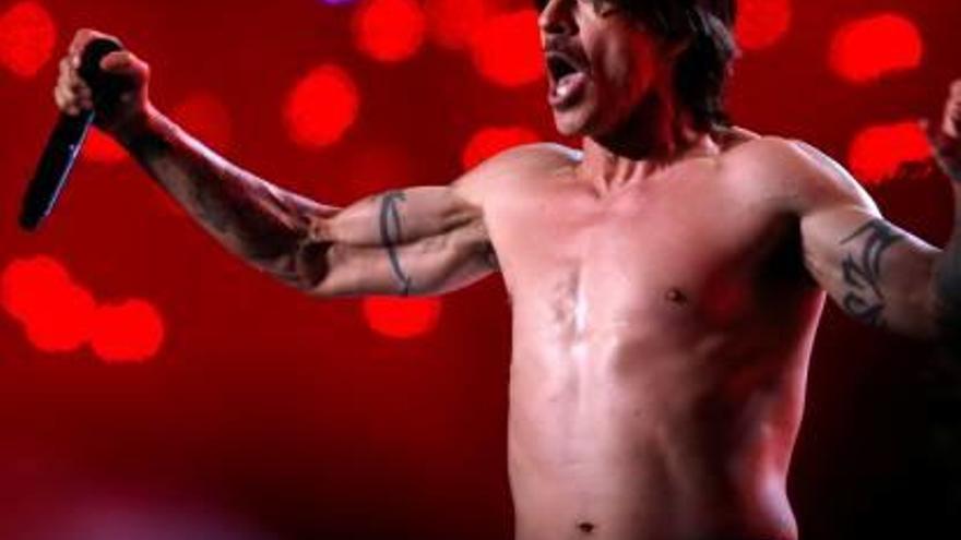 Hospitalizan al cantante  de los Red Hot Chili Peppers