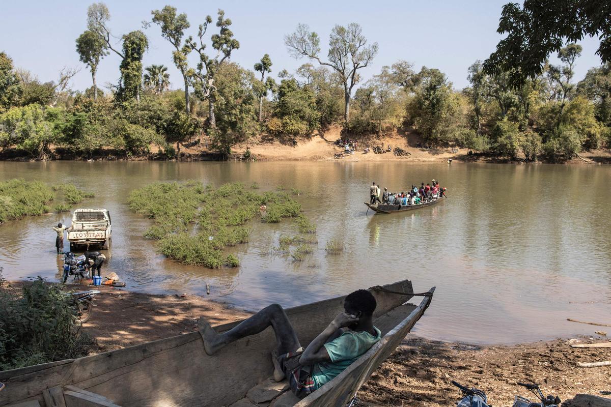 La minería artesanal de oro en Senegal. Karakaene y Bantakokouta son sitios de extracción de oro en el sureste de Senegal