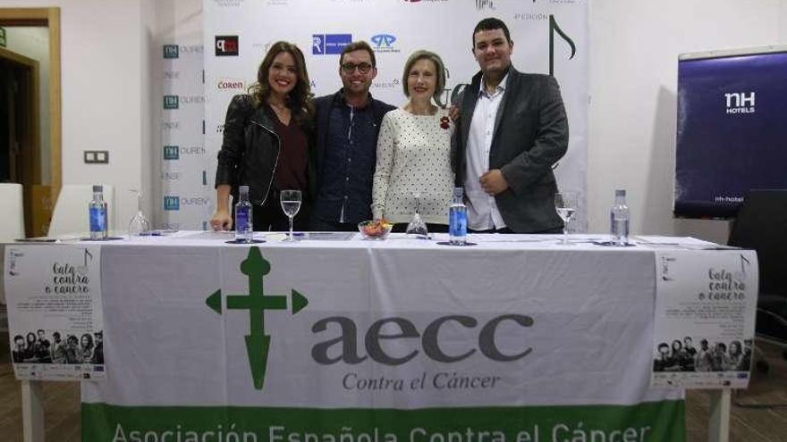 Momento de la presentación de la gala contra el cáncer. // Jesús Regal