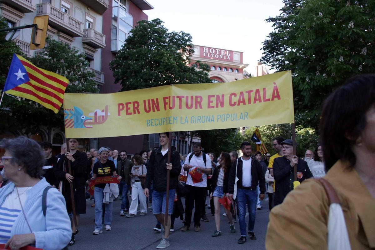 Les imatges de la mobilització en defensa del català a Girona