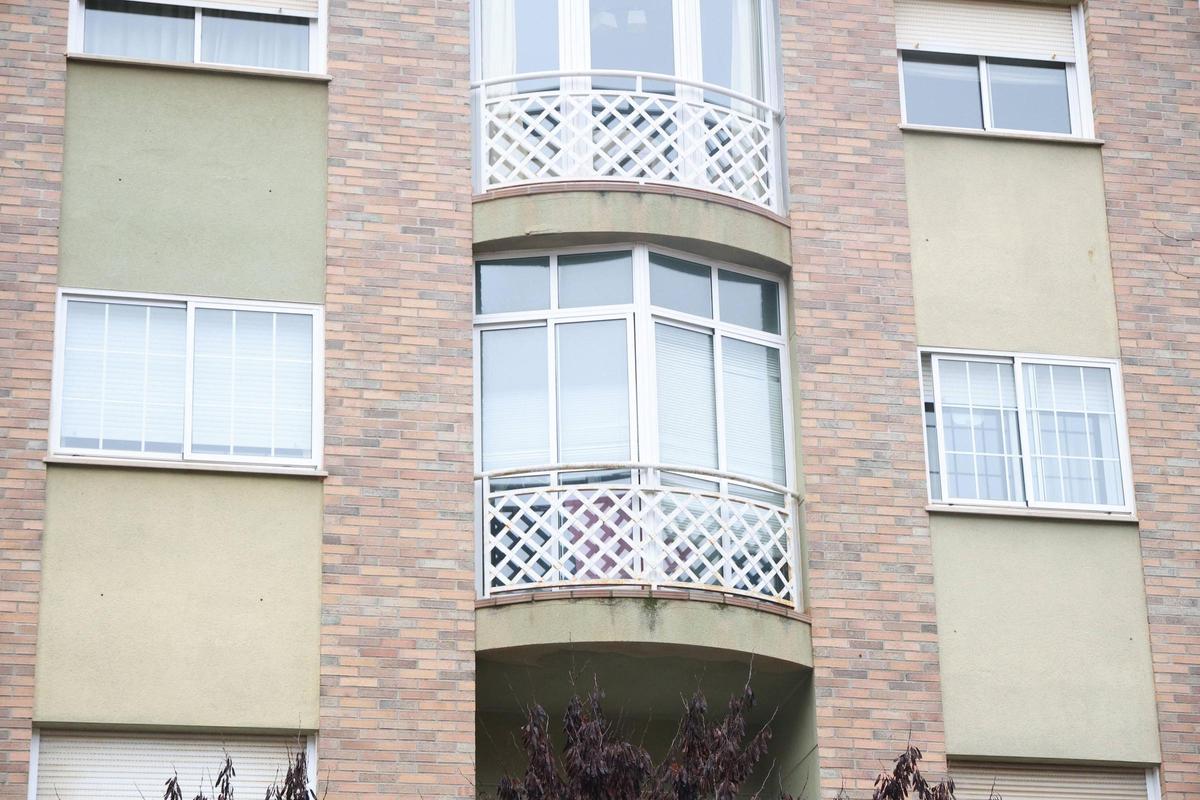 Conmoción en la avenida de París de Cáceres por la muerte de un joven