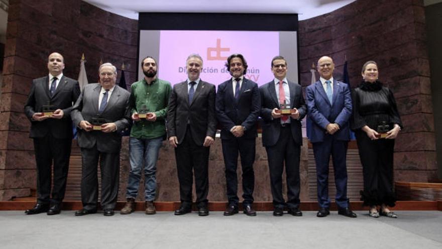 Homenaje a los titulares de la Diputación del Común, ayer en el Parlamento de Canarias.