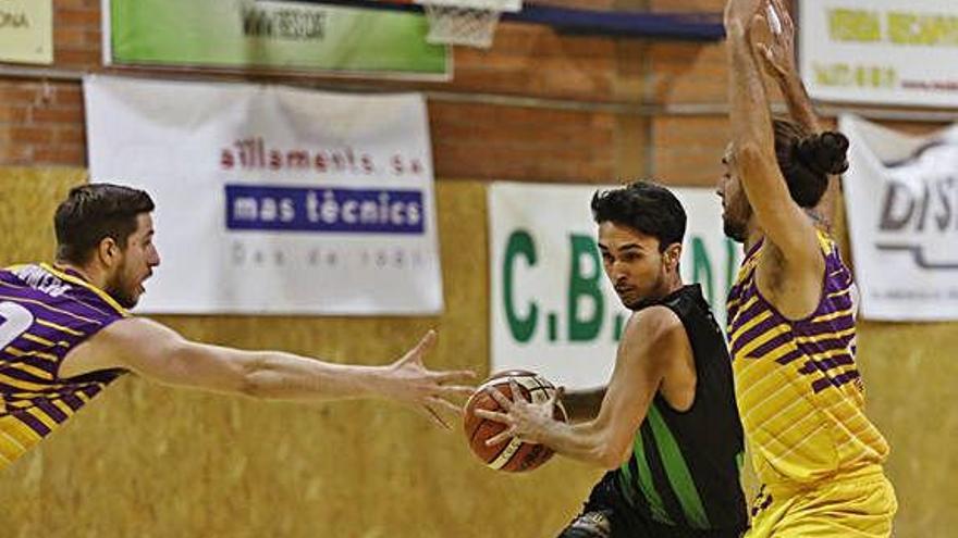 El Salt s&#039;aferra a la lluita per la salvació amb una victòria a Castellbisbal