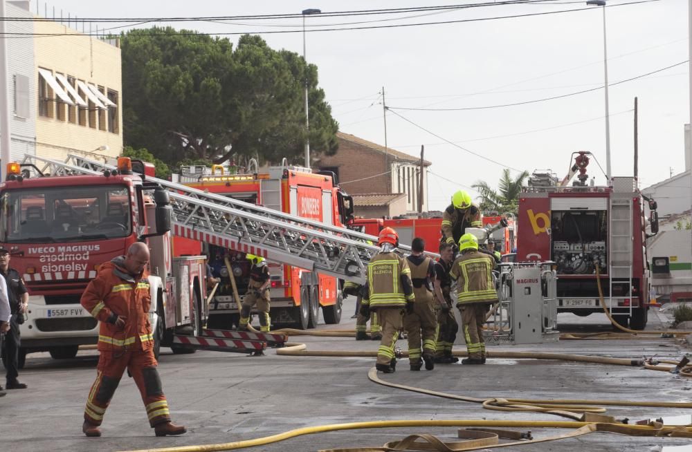 Incendio en una planta de reciclaje de Alboraia