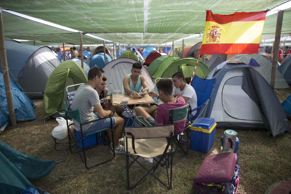 Los primeros campistas llegan al Medusa en Cullera