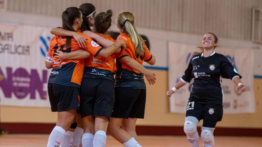 Las jugadoras del Amarelle celebran un gol esta temporada.