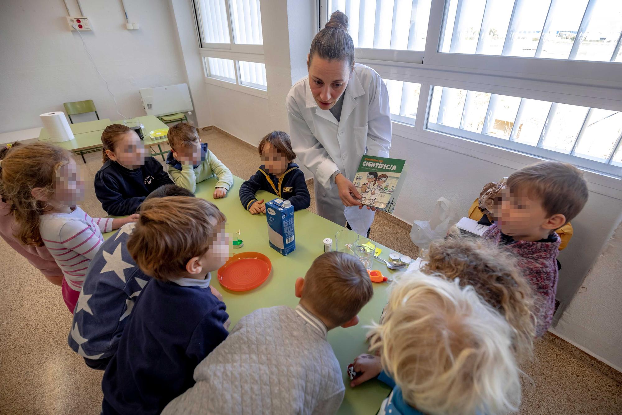 Aprendices de científica por un día en el CEIP Molinar de Palma