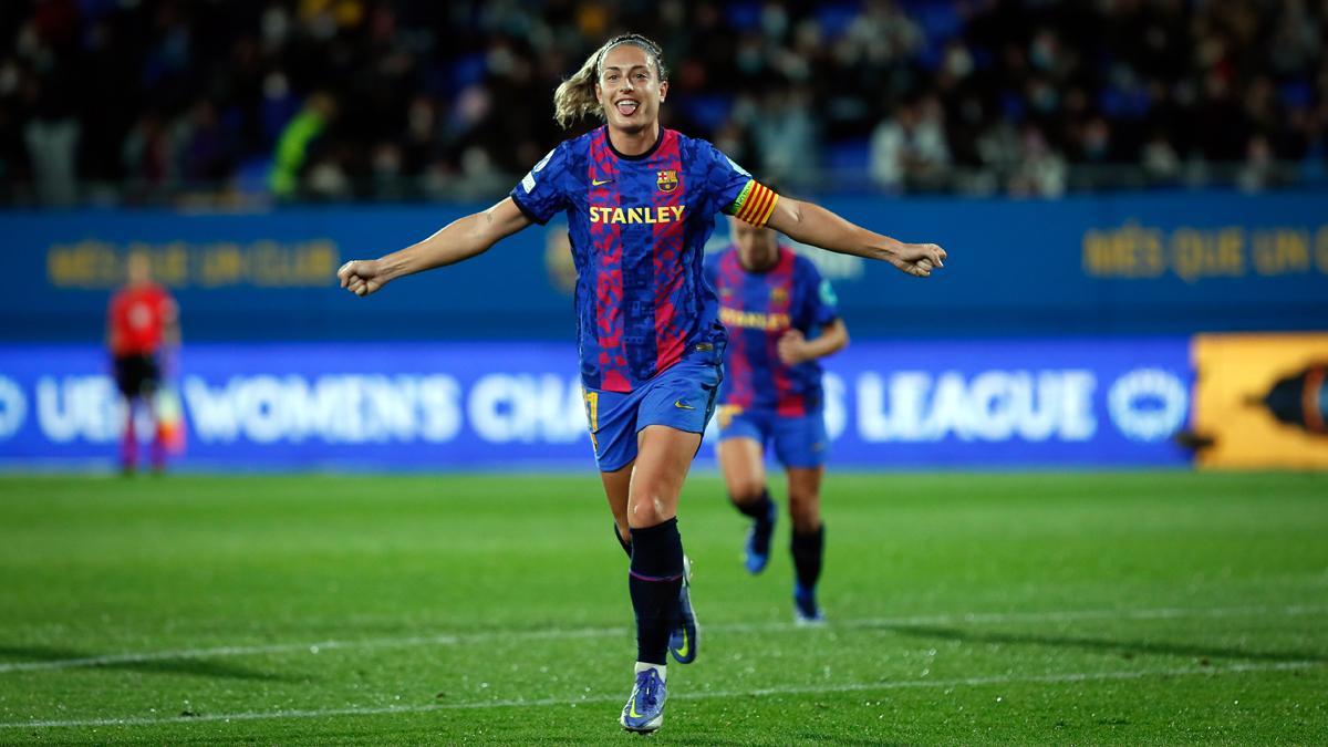 Alexia Putellas corre celebrando uno de sus dos goles al Hoffenheim.