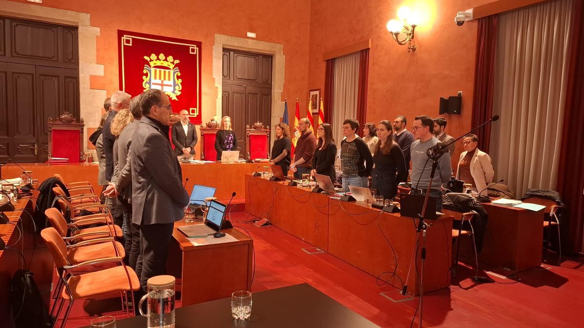 El ple de Manresa comença amb un minut de silenci per les dues darreres víctimes de violència de gènere