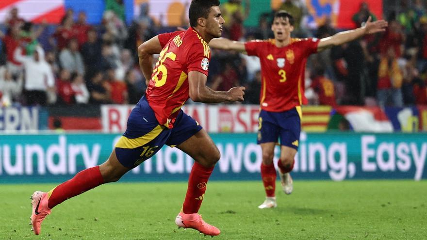 En directo: España se va al descanso con empate gracias al gol de Rodri