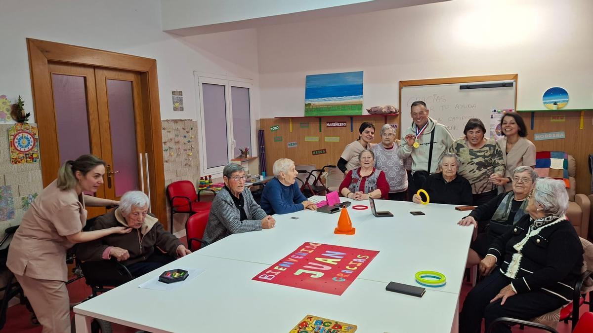 Acompañar en la atención a los enfermos es la razón de ser de la asociación.