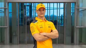 Álex Palou, en la sede de McLaren en Woking