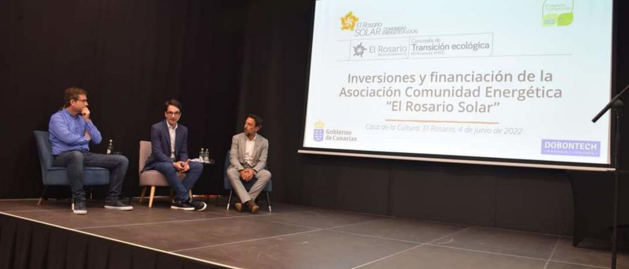 El acto de presentación y fundación de la comunidad energética.