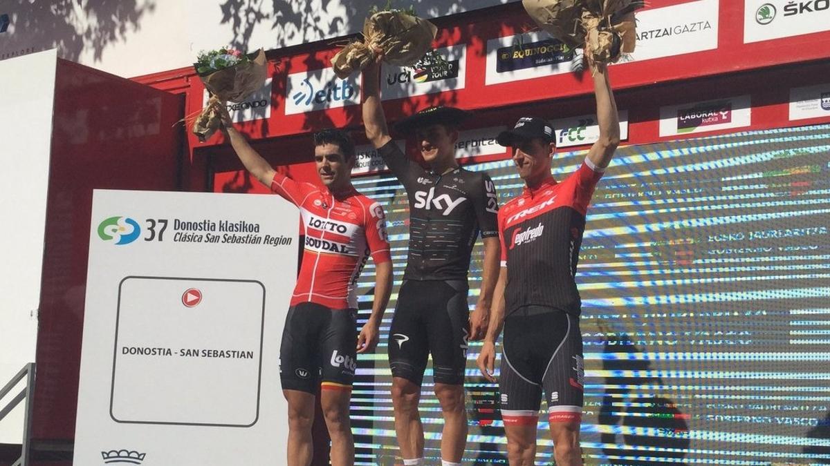 Michal Kwiatkowski, en el podio de San Sebastián junto a Tony Gallopin y Bauke Mollema.