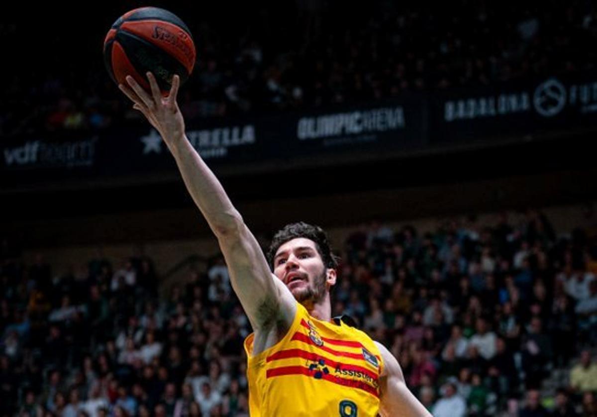 La 'Mamba Negra' dio un recital en el Olímpic y el Barça salió reforzado de Badalona