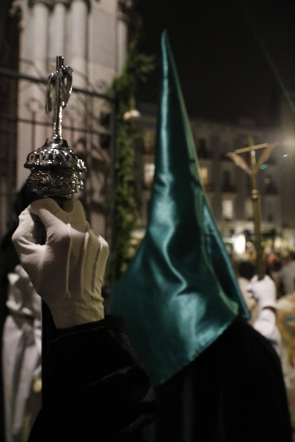 EN IMÁGENES: La procesión de la Resurrección en Avilés