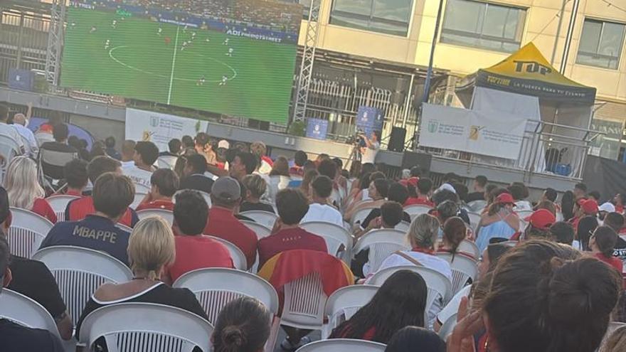 Vídeo | Ambiente en el inicio del Francia-España de semifinales e la Plaza del Pilar