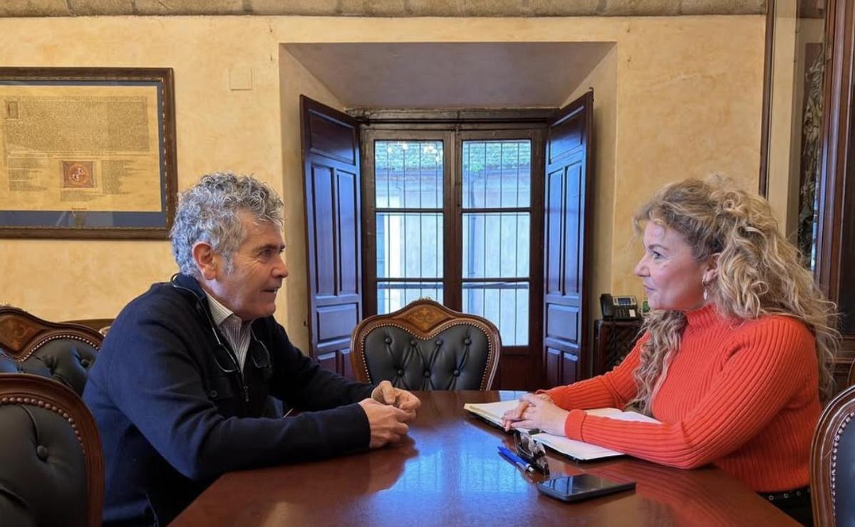 La alcadesa de Trujillo, Inés Rubio con el Presidente del Colegio, Juan Antonio Vicente