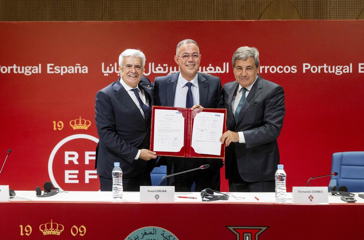 Los presidentes de las federaciones de fútbol de España, Pedro Rocha, Marruecos, Fouzi Lekjaa y de Portugal, Fernando Gomes, durante la presentación de la candidatura al Mundial 2030.