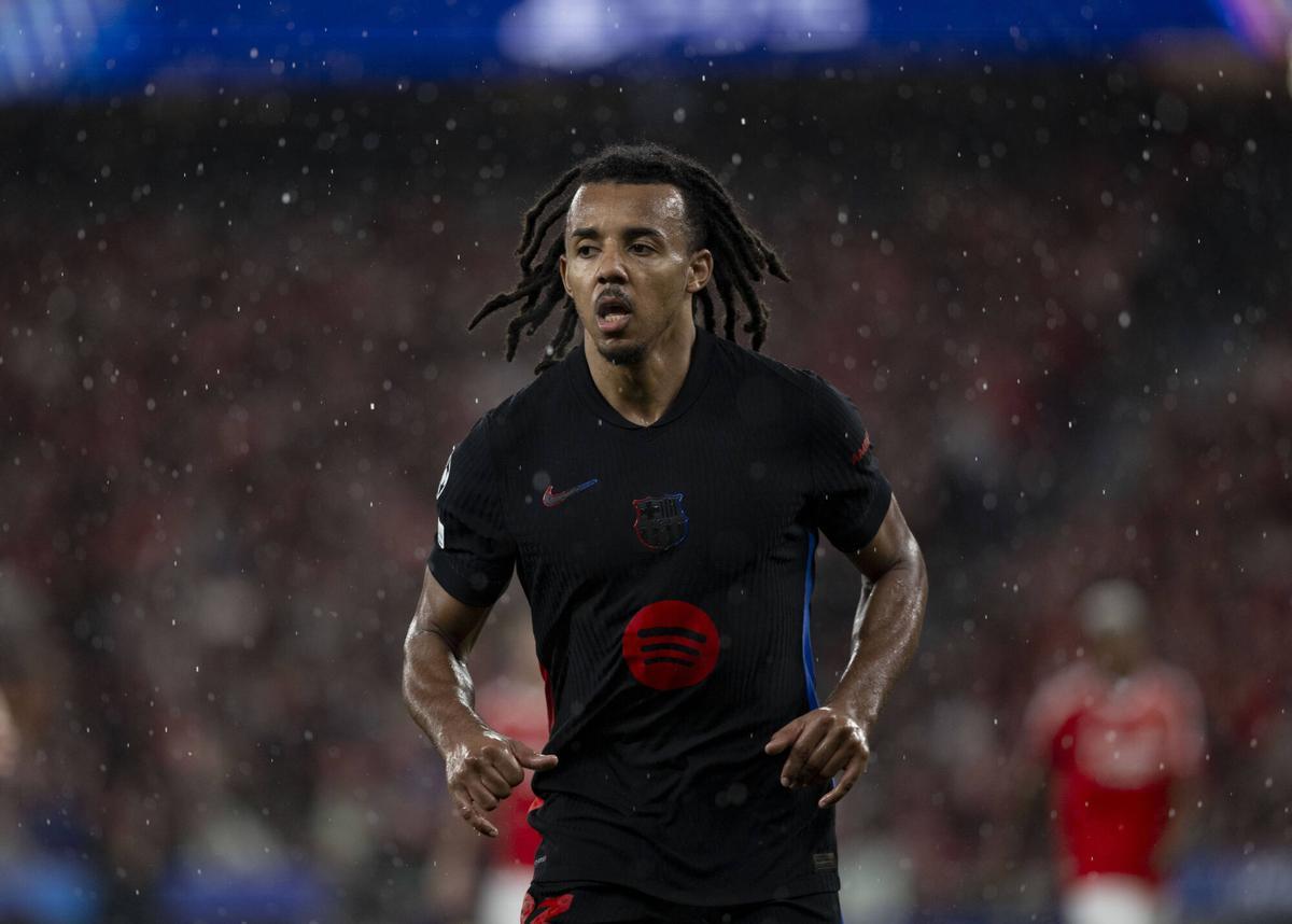Jules Koundé lo ha jugado todo con el FC Barcelona y con Francia esta temporada