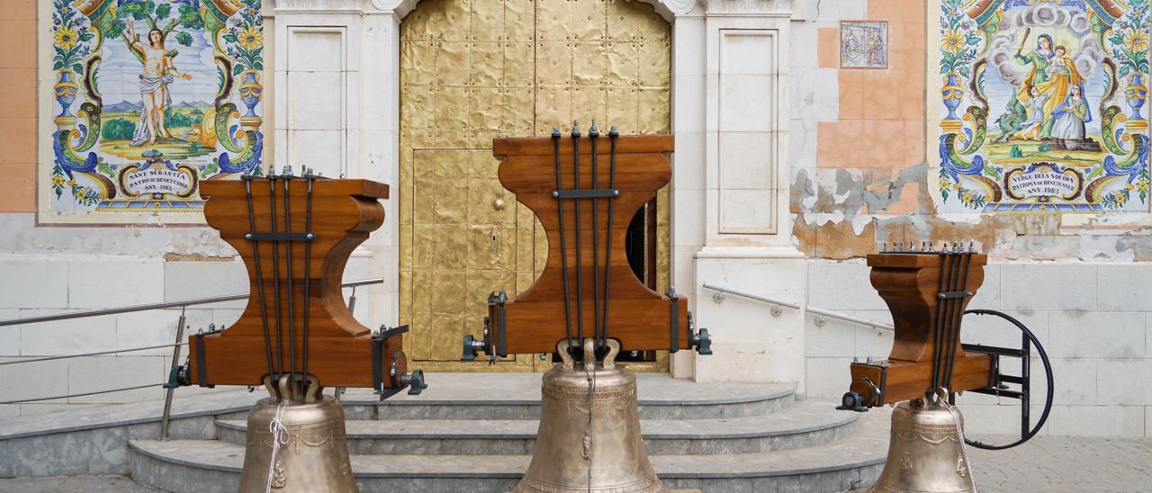 Las tes campanas restauradas  Parroquia Nuestra Señora del Socorro de Benetússer.