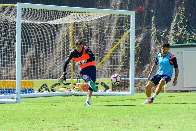 Entrenamiento UD Las Palmas en Barranco Seco ...