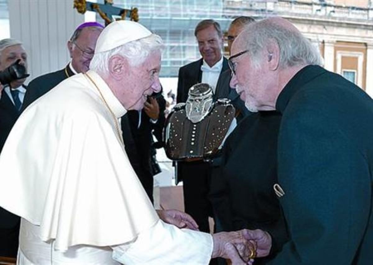 El Papa firma  el dipòsit duna Harley-Davidson_MEDIA_1