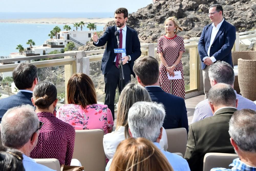 Encuentro de Pablo Casado (PP) con hoteleros en el sur de Gran Canaria