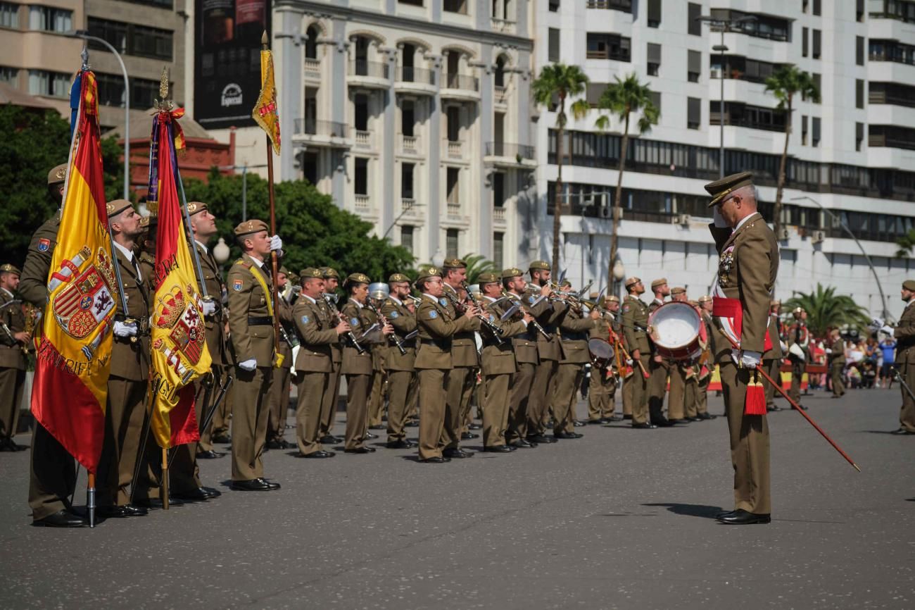 Jura de Bandera de civiles en Santa Cruz