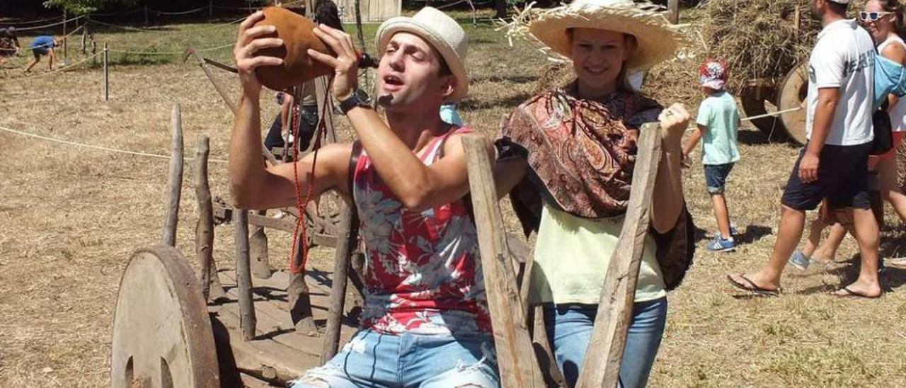 Asistentes a la pasada edición de la Festa da Malla, en San Vicente. // Muñiz