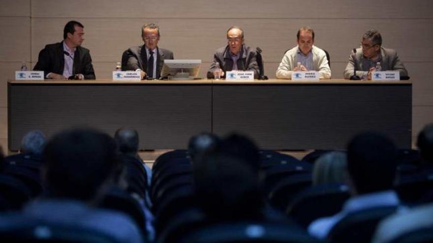 Los ponentes, en un instante de la mesa redonda.