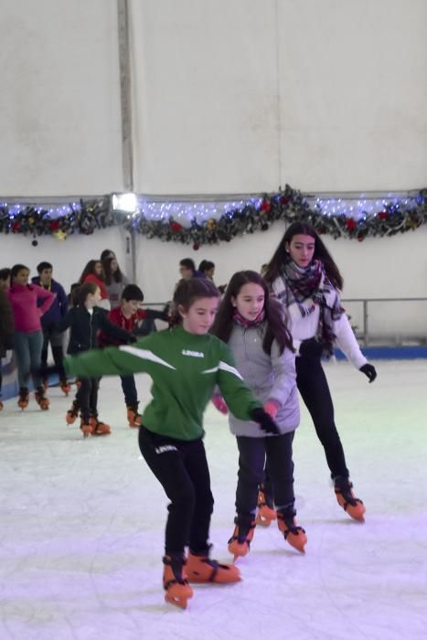 Mercadillo Navideño y pista de hielo