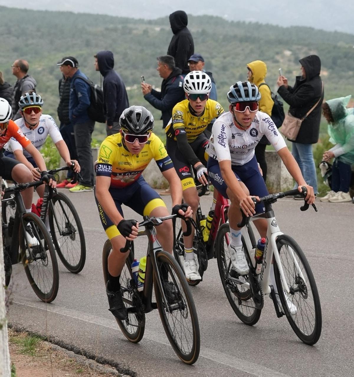 Ciclistas de las comarcas en una de las pruebas del pasado fin de semana.