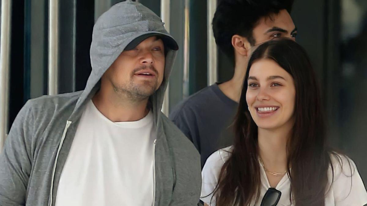 El actor Leonardo DiCaprio junto a la modelo Camila Morrone.