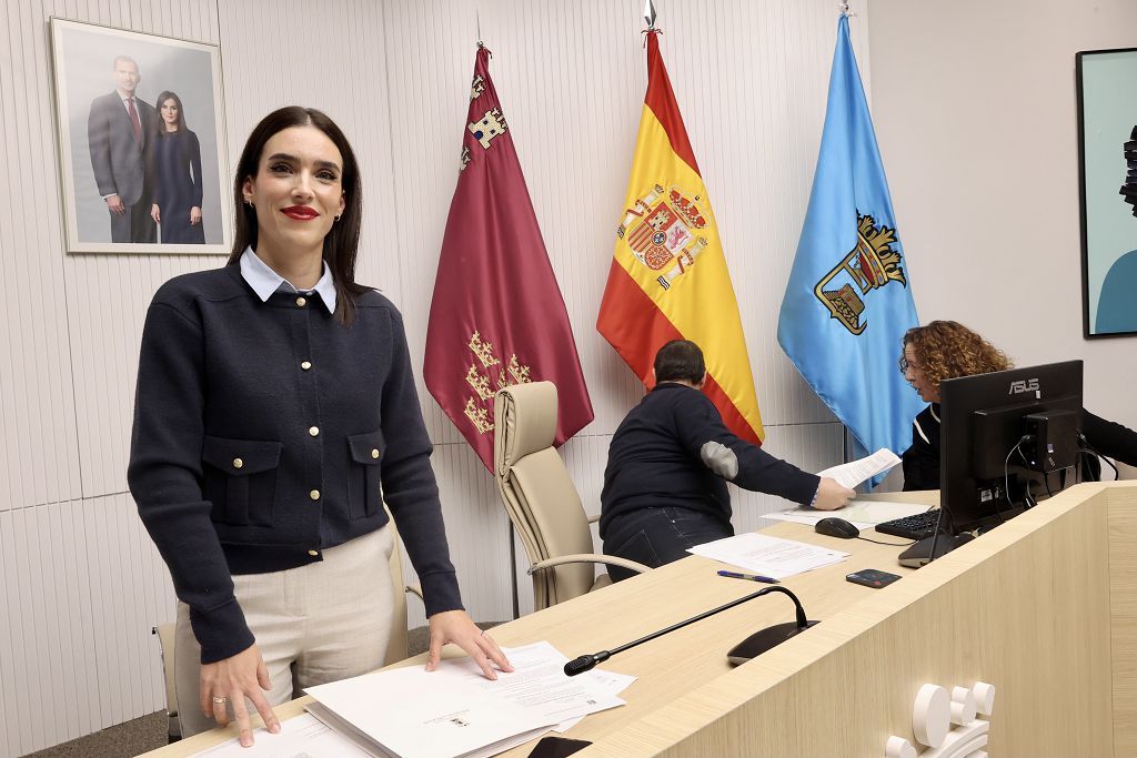Las imágenes de la moción de censura en Alhama de Murcia