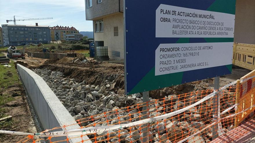 Comienza la apertura de una calle con aceras en Candame