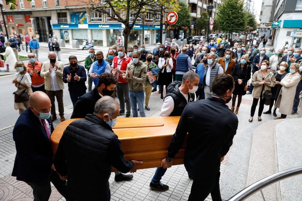 Funeral en Gijón por Adriano Sánchez