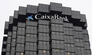 CaixaBank vende 439 inmuebles a la inmobiliaria de Carlos Slim y logra una plusvalía de 200 millones