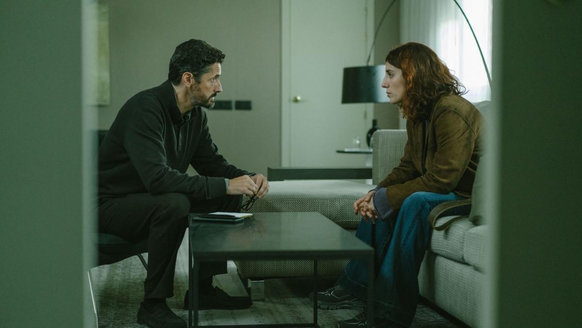 Juan Diego Botto y Elena Martín Gimeno, en 'El Centro'