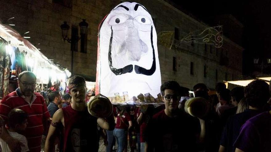 Procesión de A Ramallosa por las calles de Celanova. // Enzo Sarmiento