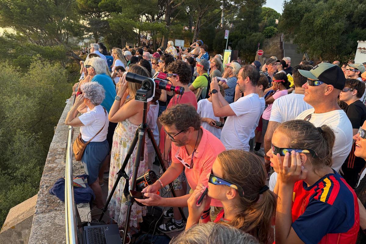 Les imatges de l'eclipsi al far de Sant Sebastià Les imatges de l'eclipsi al far de Sant Sebastià