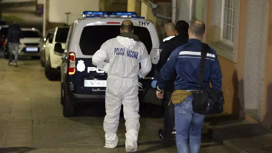 Crimen machista en Ribeira: los vecinos aseguran que "parecían una pareja modélica"