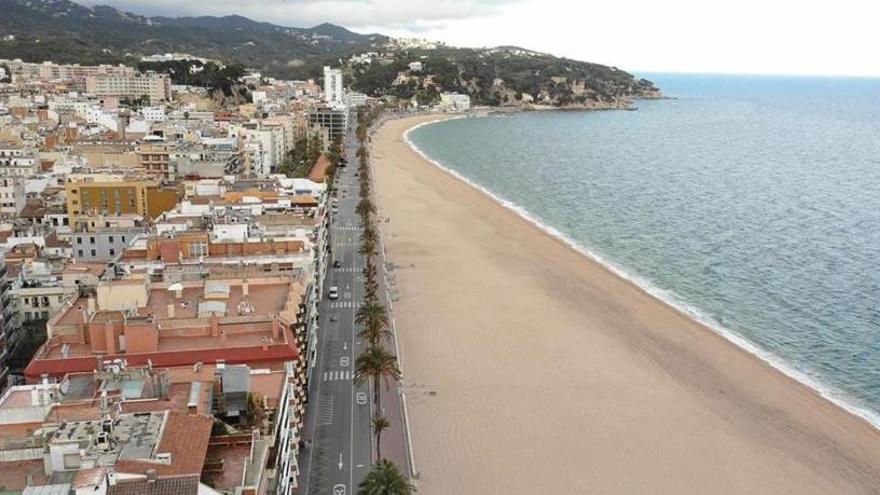 Pla zenital fet amb el dron de la policia del passeig de Lloret de Mar