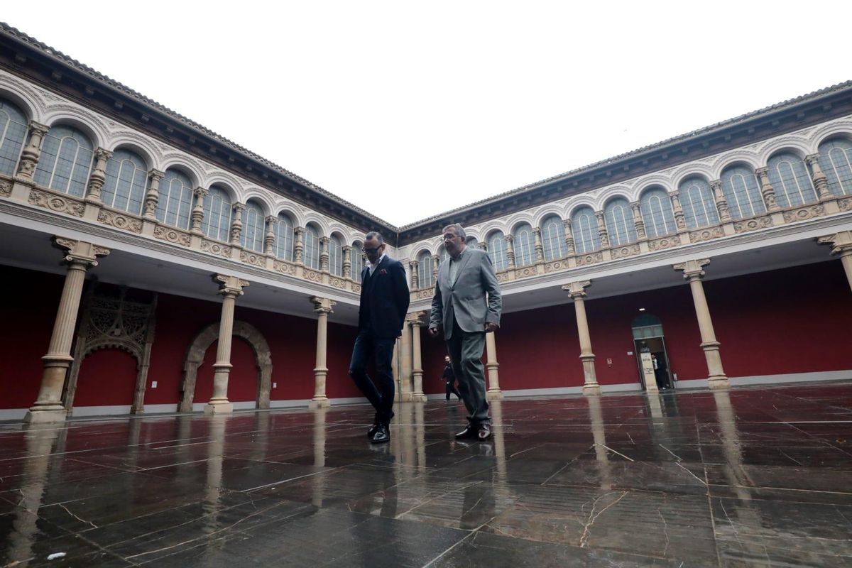 Olloqui y Aguilera, este jueves en el patio del museo.