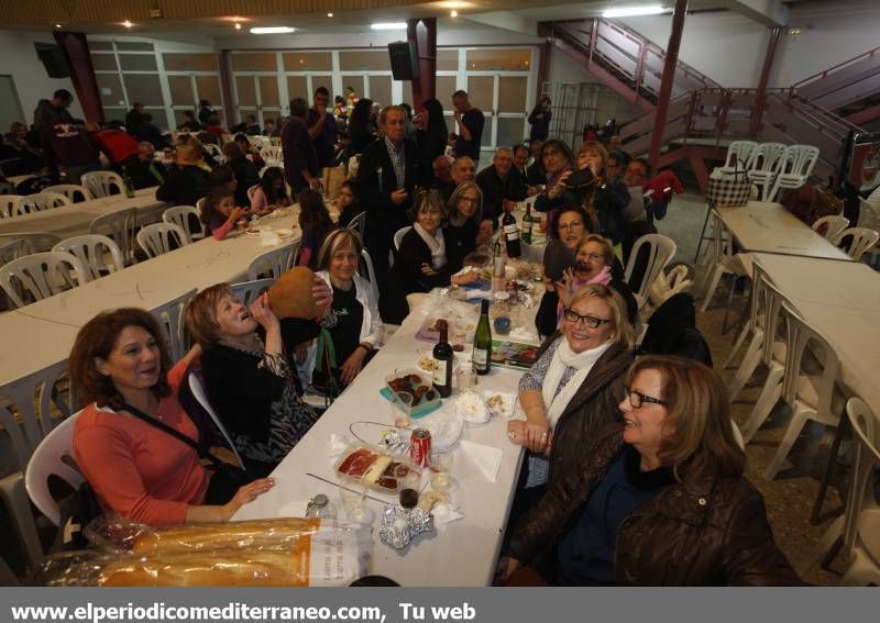 GALERÍA DE FOTOS -- Multitudinario Sopar de Colles