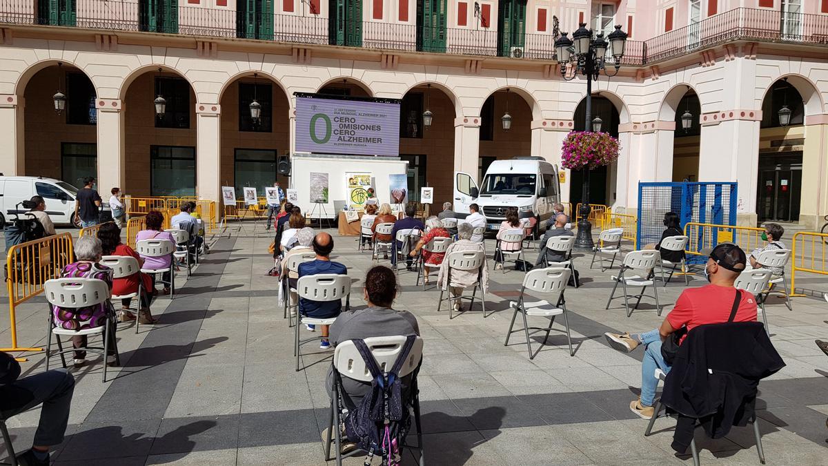 La consejera de Ciudadanía y Derechos Sociales del Gobierno de Aragón, María Victoria Broto, en Huesca durante los actos de comemoración del Día Mundial del Alzheimer