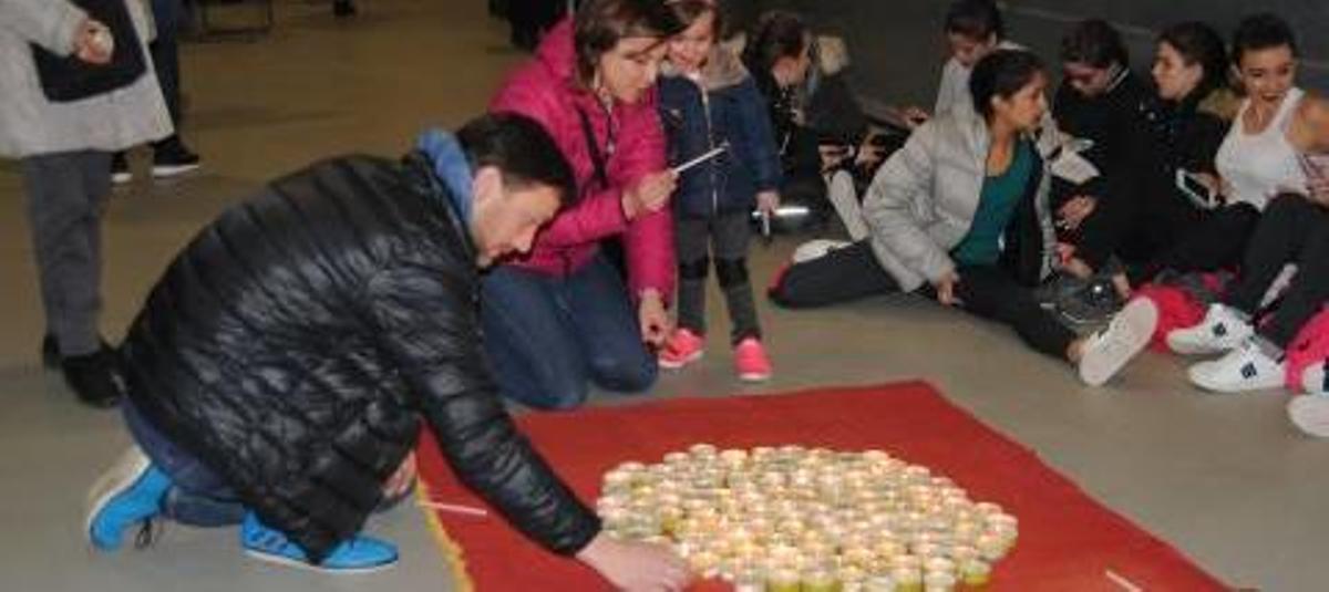 Instant de l'acte celebrat ahir a la tarda a Solsona amb motiu del Dia Internacional contra el Càncer
