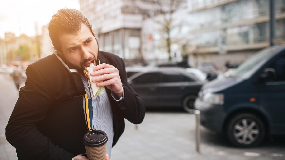 Consejos para mantener una buena salud bucal en el trabajo.